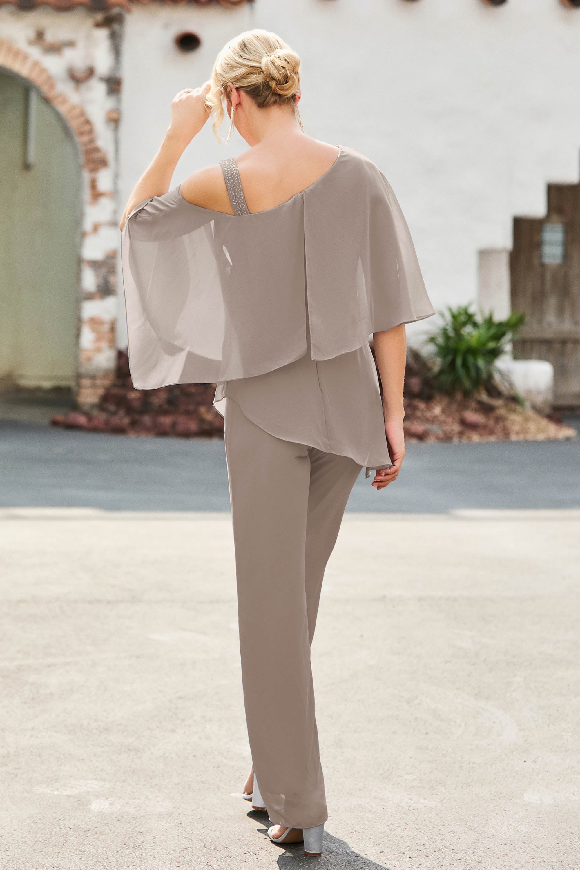 [Taupe]