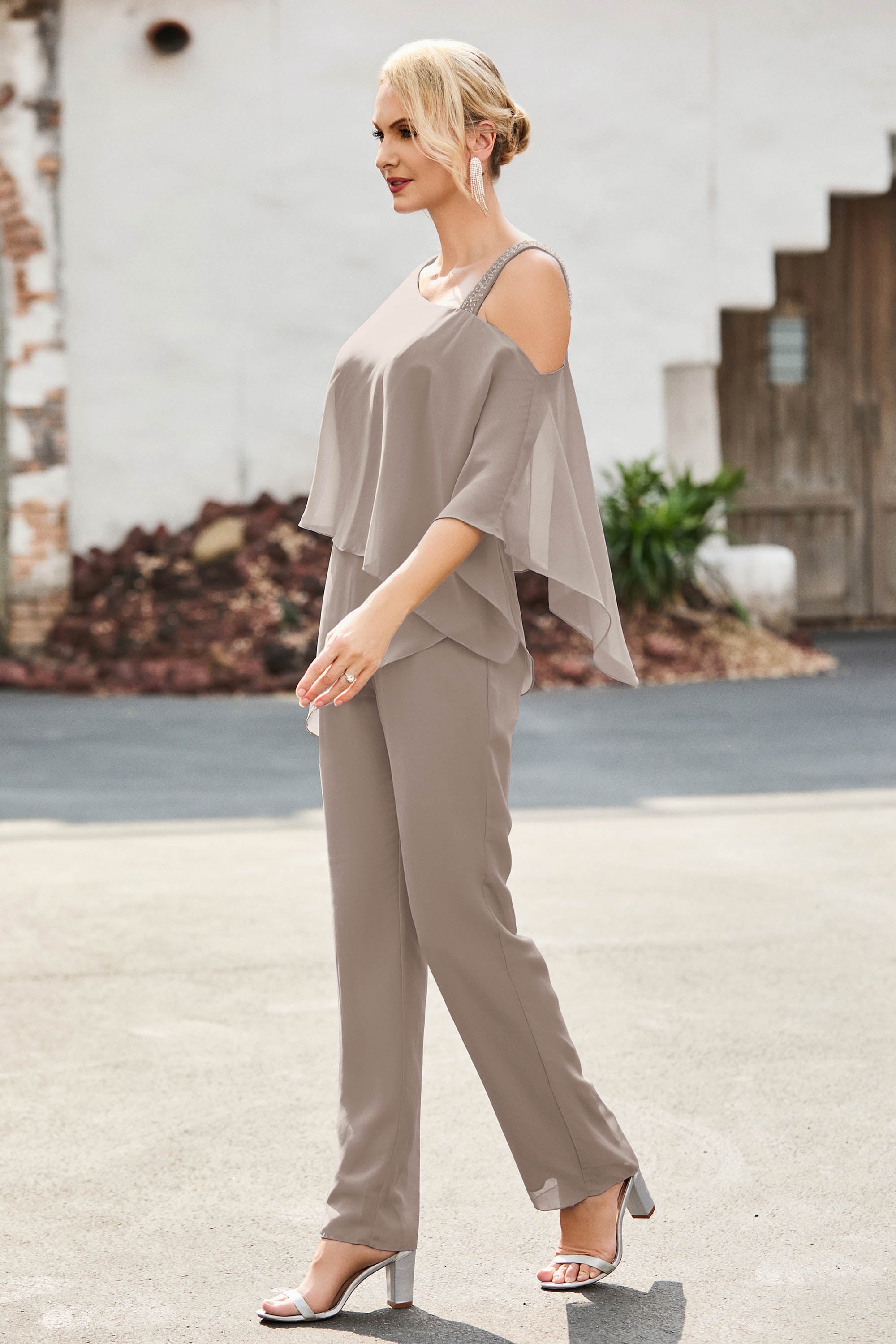 [Taupe]
