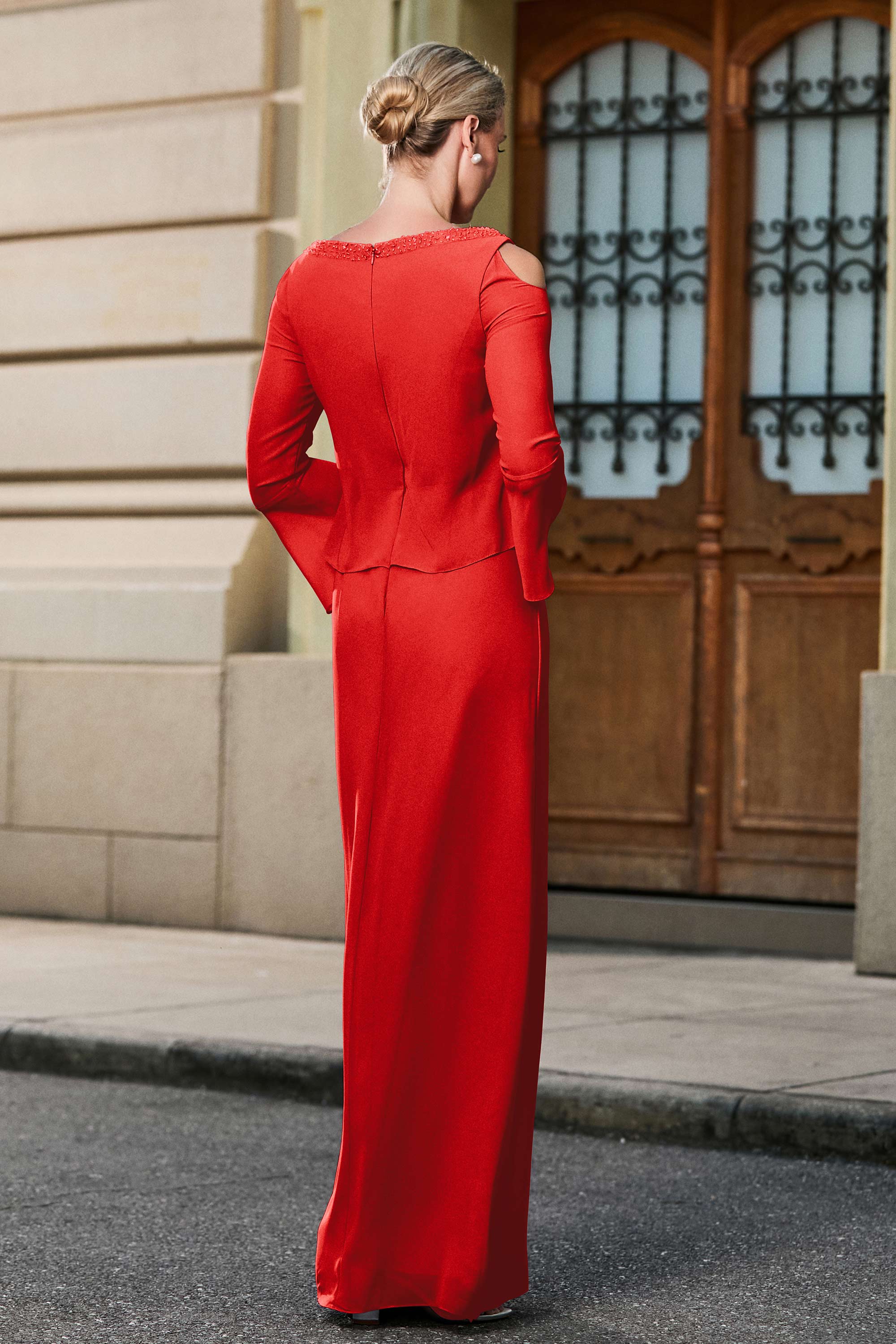 [Red]