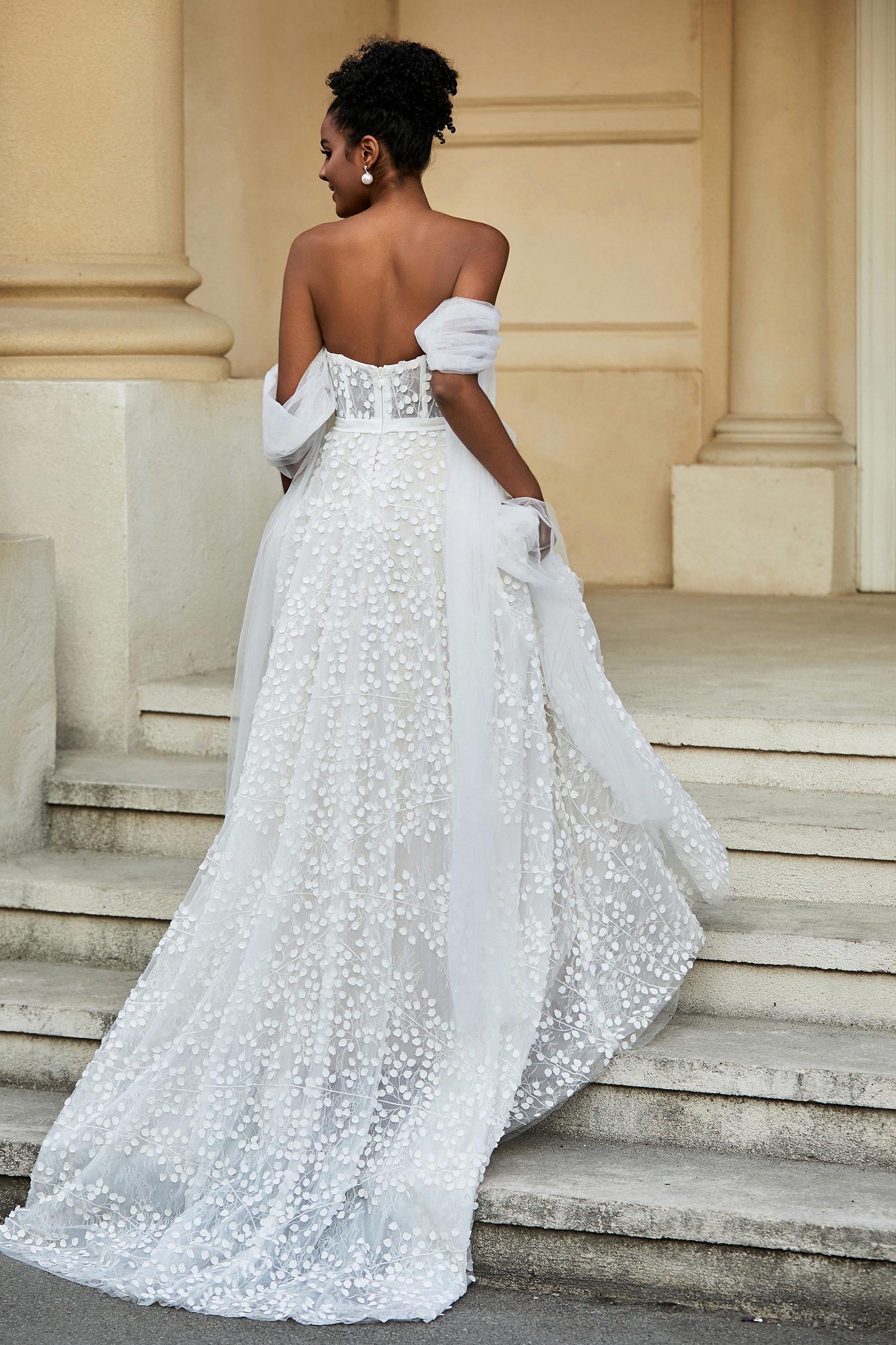 tiered lace wedding dress Vintage A Line With Square Neckline MakerryBridal The fabric is comfortable for skin Sweetheart Lace Applique Wedding Dress