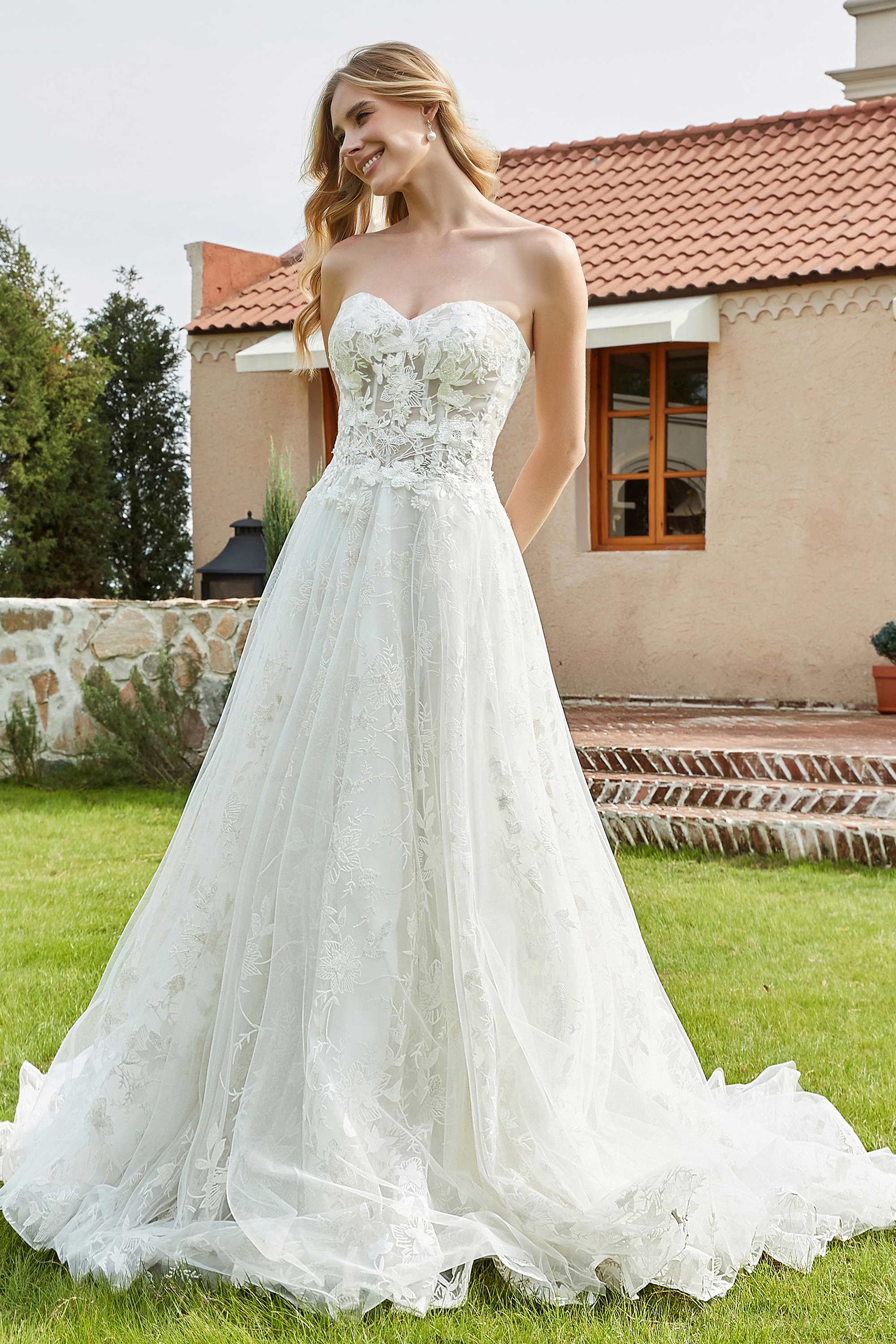 Duntery Sweetheart Chapel Train Wedding Dress, Ivory Duntery Sweetheart Chapel Train Wedding Dress, Ivory