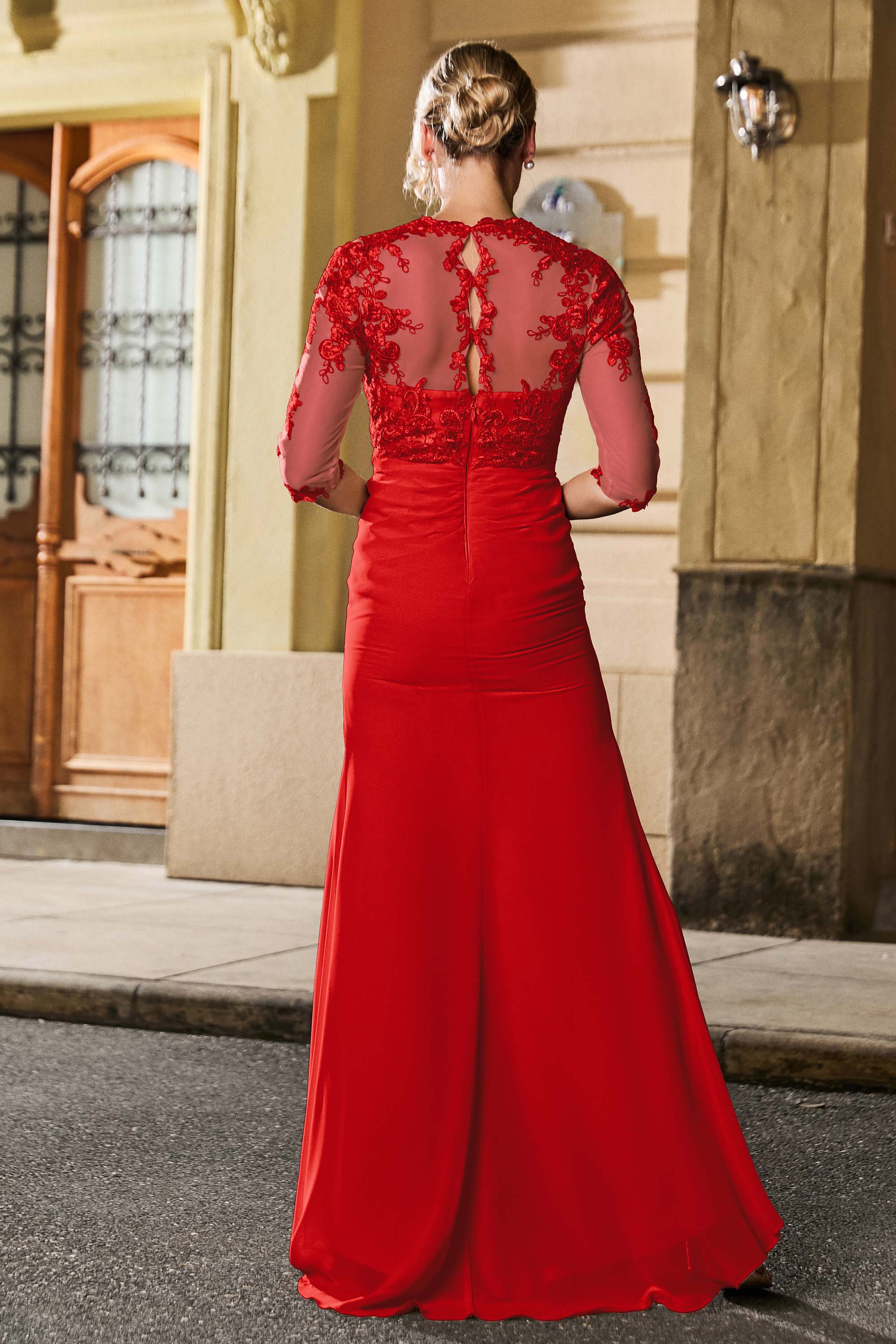 [Red]